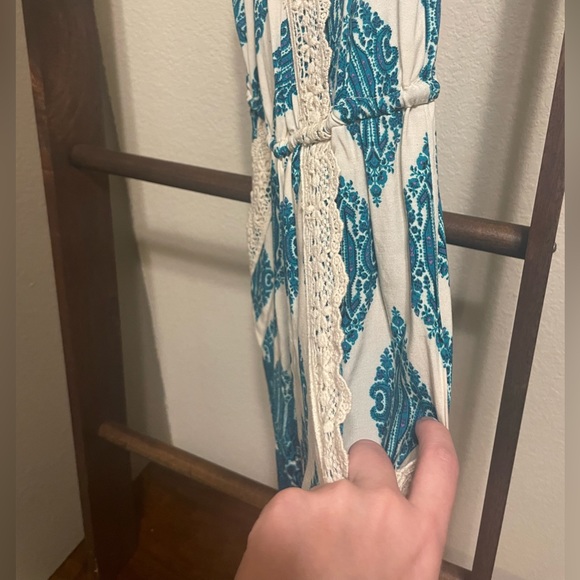 Cream and Blue Romper with Pockets - Picture 3 of 3